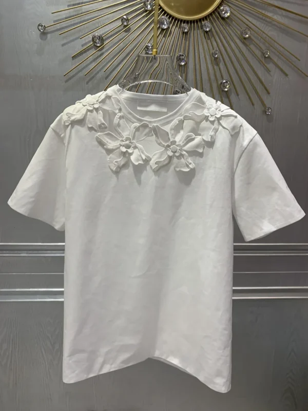 2024 Spring/Summer New Pure White 3D Flower Decoration Round Neck Loose Short sleeved T-shirt woman tops fashion female blouses